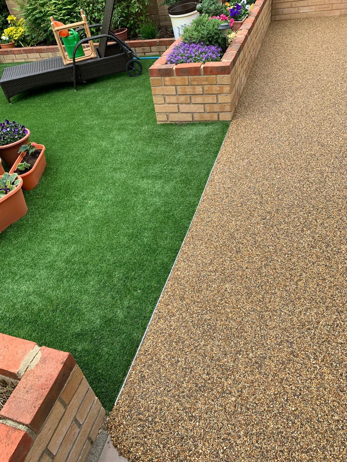 Resin patio area with neat perimeter finish